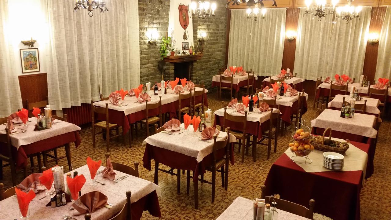 Albergo Ristorante Poli Madonna di Fornelli Exterior foto